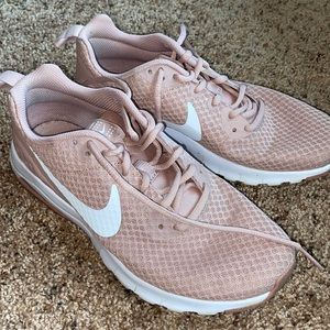 Women’s Tennis Shoes